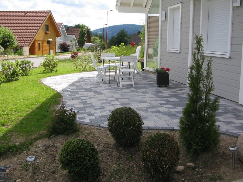 PAYSAGSITE VOSGES - Pavage gris d'une terrasse